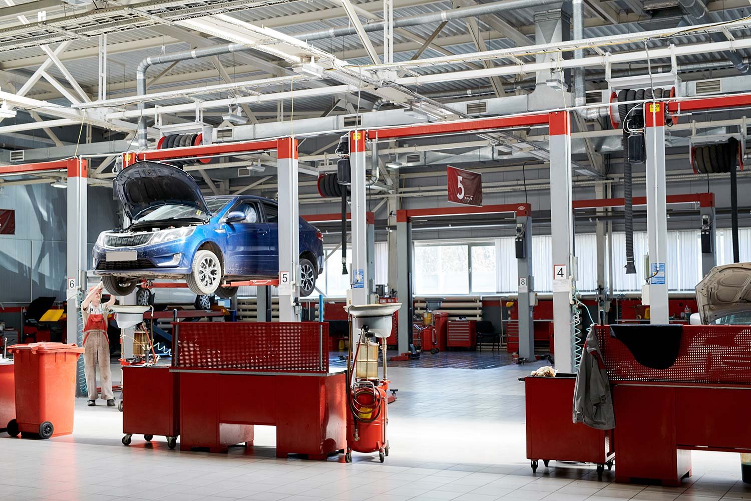 car-service-shop-small.jpg car-service-shop-small.jpg